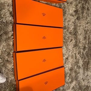 6 Hermes Boxes